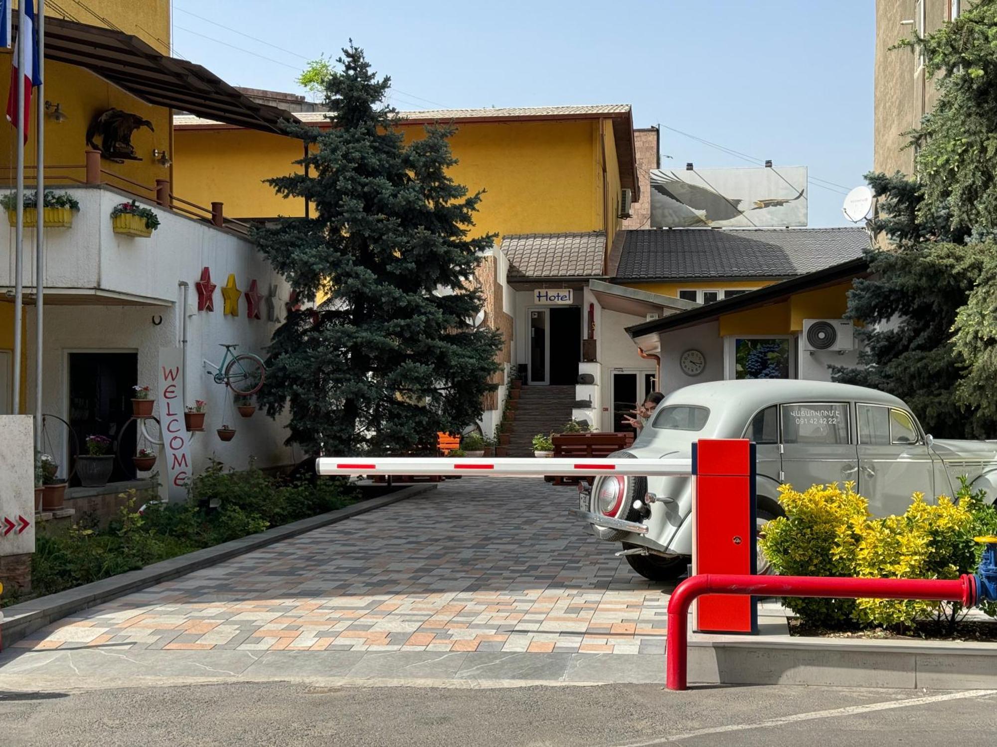 No Problem Yerevan Exterior foto